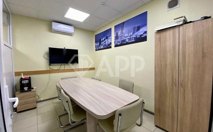 Помещение свободной планировки в центре, 133м² фото