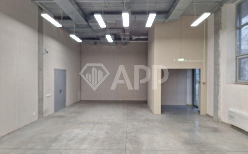 Сдам помещение в центре с дебаркадером, 177,5м² фото