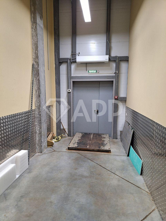 Сдам помещение в центре с дебаркадером, 177,5м² фото