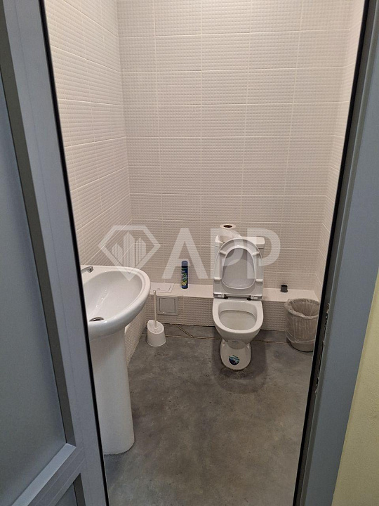 Сдам помещение в центре с дебаркадером, 177,5м² фото