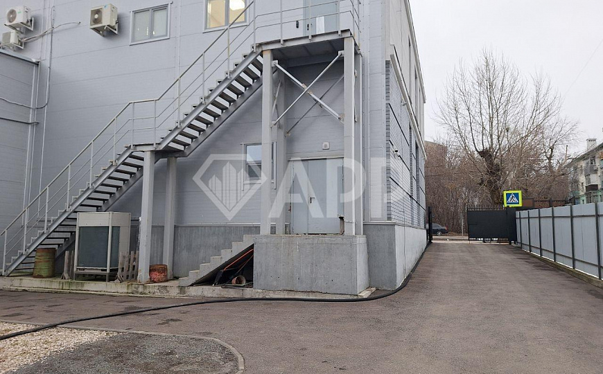 Сдам помещение в центре с дебаркадером, 177,5м² фото