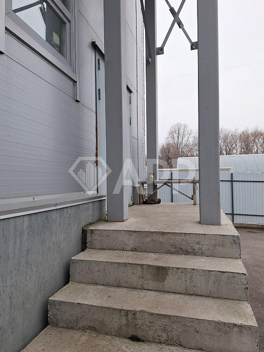 Сдам помещение в центре с дебаркадером, 177,5м² фото