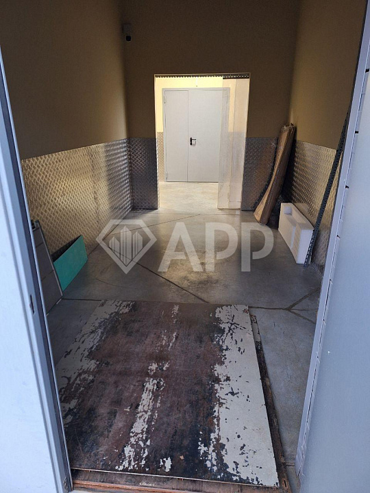 Сдам помещение в центре с дебаркадером, 177,5м² фото