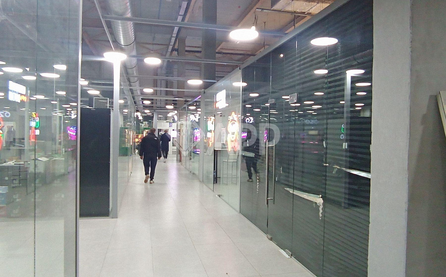 Торговое помещение  45,3 м2 в ТЦ ждет своего арендатора! фото