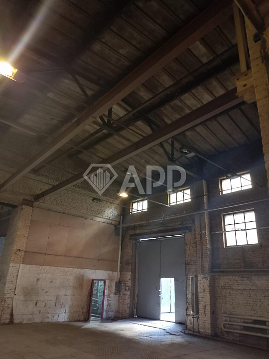 Склад 400 м2 с удобными подъездными путями фото