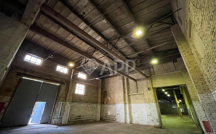 Склад 400 м2 с удобными подъездными путями фото