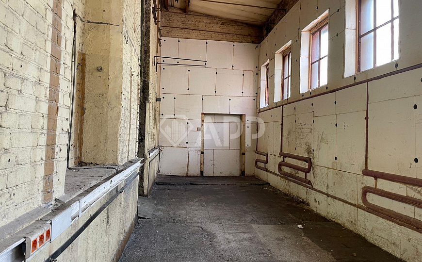 Склад 400 м2 с удобными подъездными путями фото