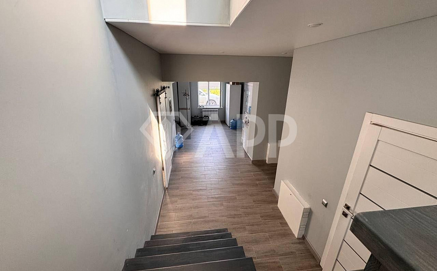 Здание под офис 200м² с парковкой фото