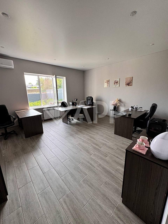 Здание под офис 200м² с парковкой фото