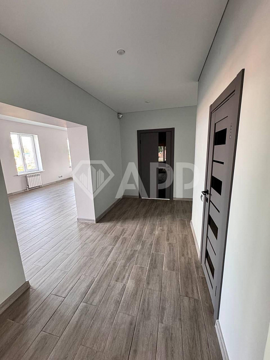 Здание под офис 200м² с парковкой фото