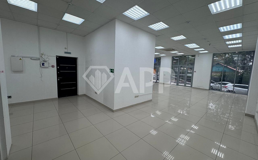 Сдаю 1 этаж 1 линия с ремонтом, 113 м² фото