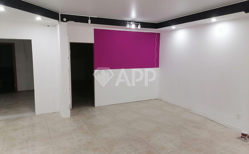 Сдаю торговое помещение, 71 м² фото