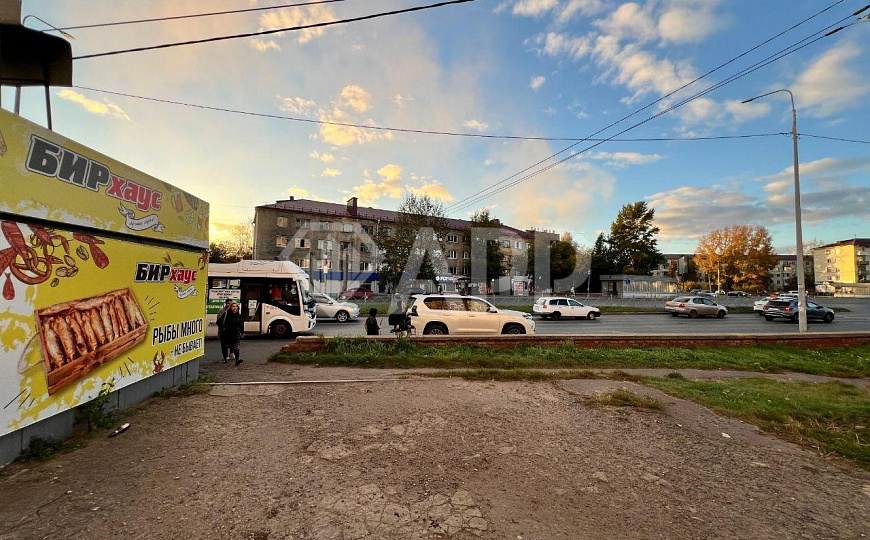 Высокий трафик/1 линия/Остановка, 46 м² фото