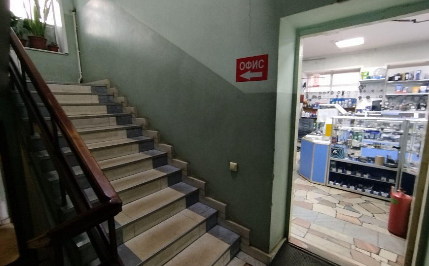 Сдаётся магазин-склад-автомастерская, 350кв.м фото