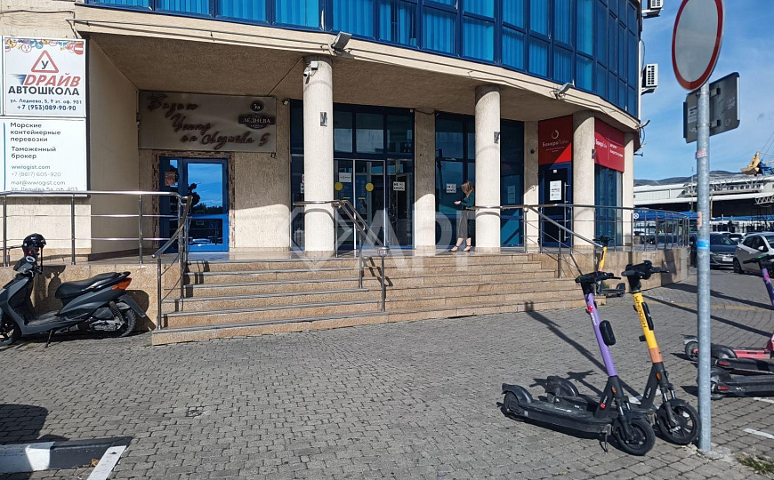 Сдам офисное помещение, 82 м² фото