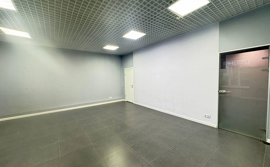 Помещение 120 м2 в ТЦ Мягкофф первая линия фото