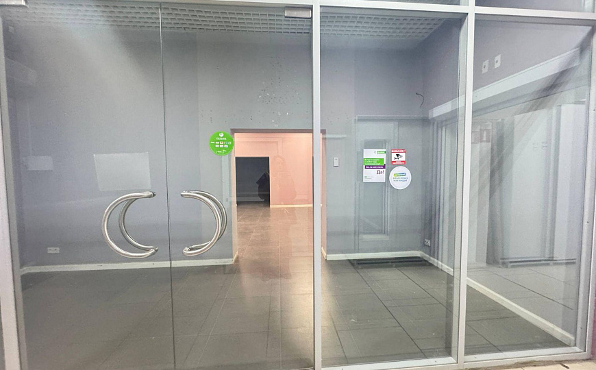 Помещение 120 м2 в ТЦ Мягкофф первая линия фото