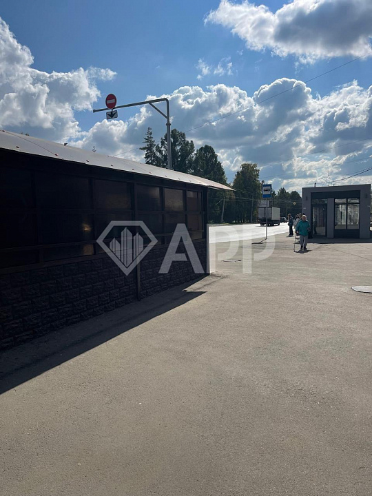 1 линия/Напротив остановки/Высокий трафик  фото