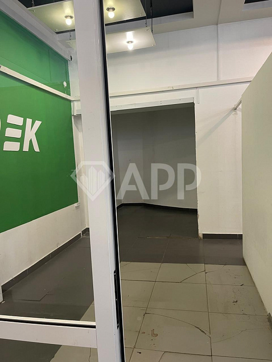 1 линия/Напротив остановки/Высокий трафик  фото