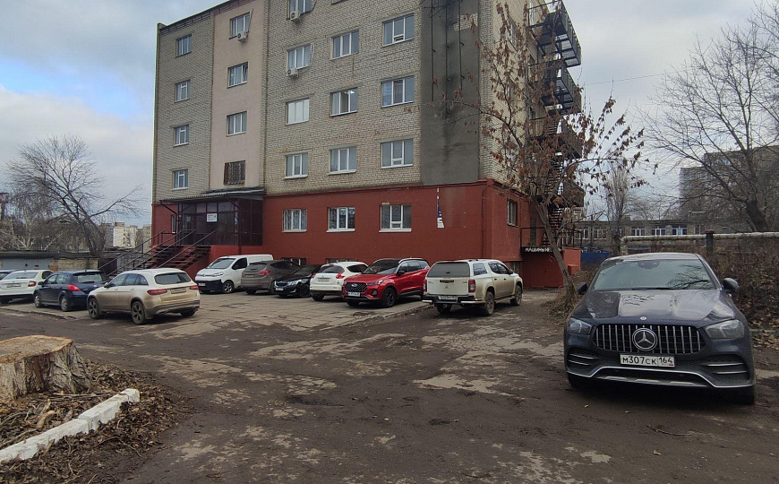 Здание с арендаторами, 2 136,9 м² фото