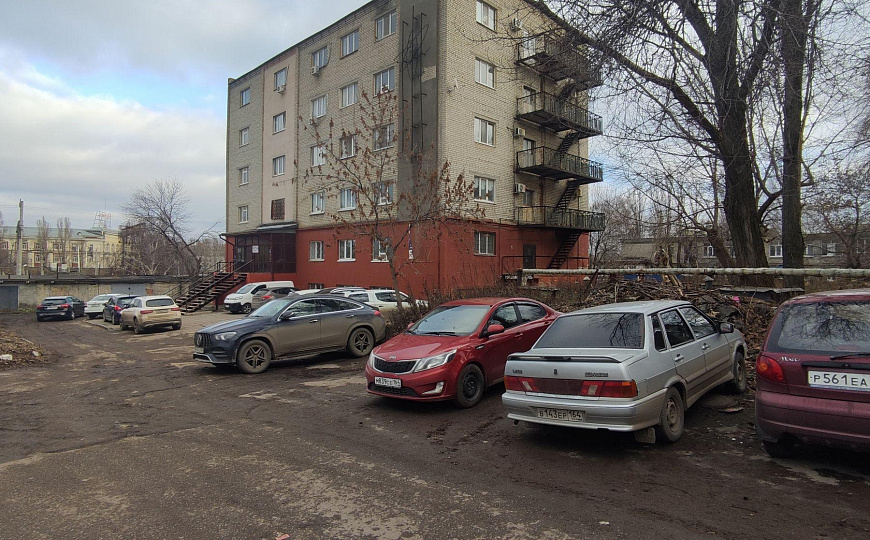 Здание с арендаторами, 2 136,9 м² фото