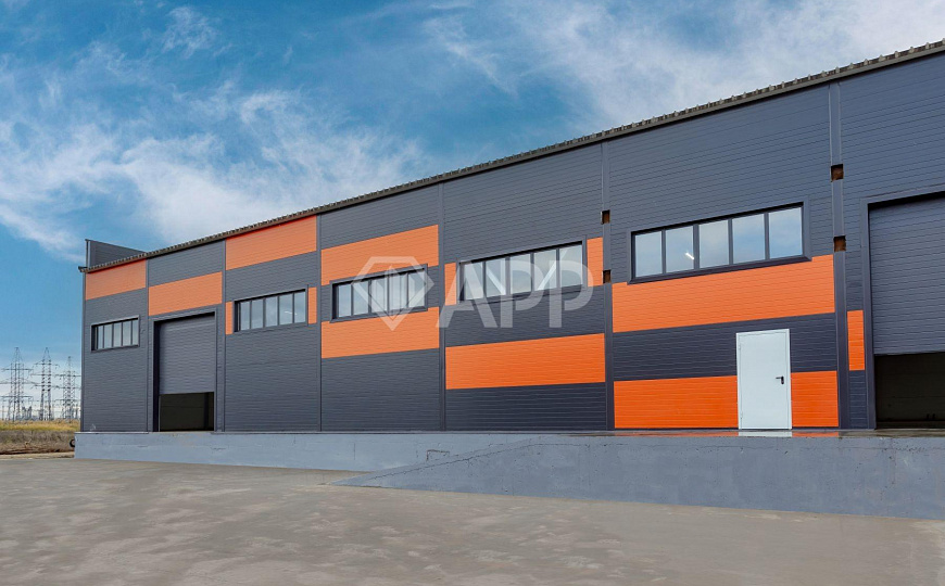 Сдаю теплое складское помещение, 976 м² с пандусом фото