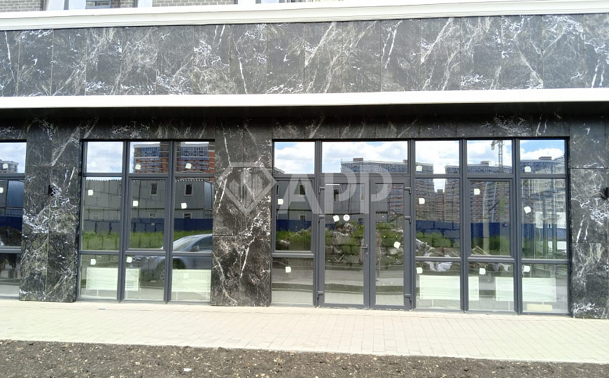 Продаю 1 этаж 1 линия фасадное, 99,4 м² фото