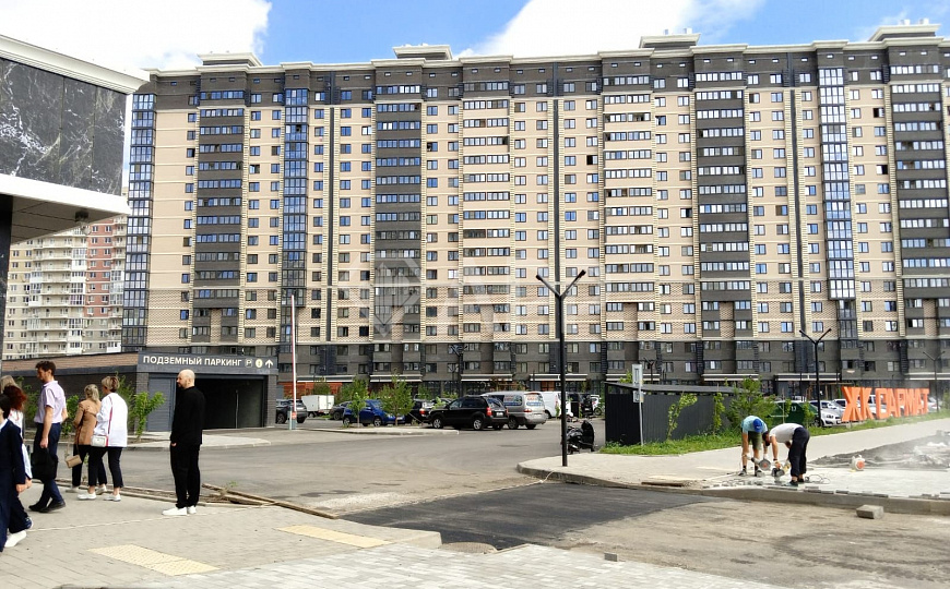 Продаю 1 этаж 1 линия фасадное, 99,4 м² фото