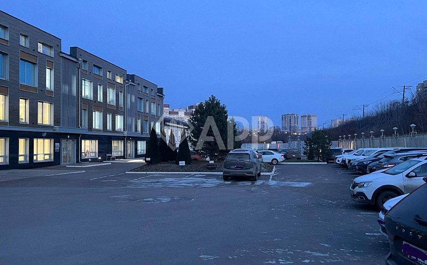 Офис в центре с большой парковкой фото