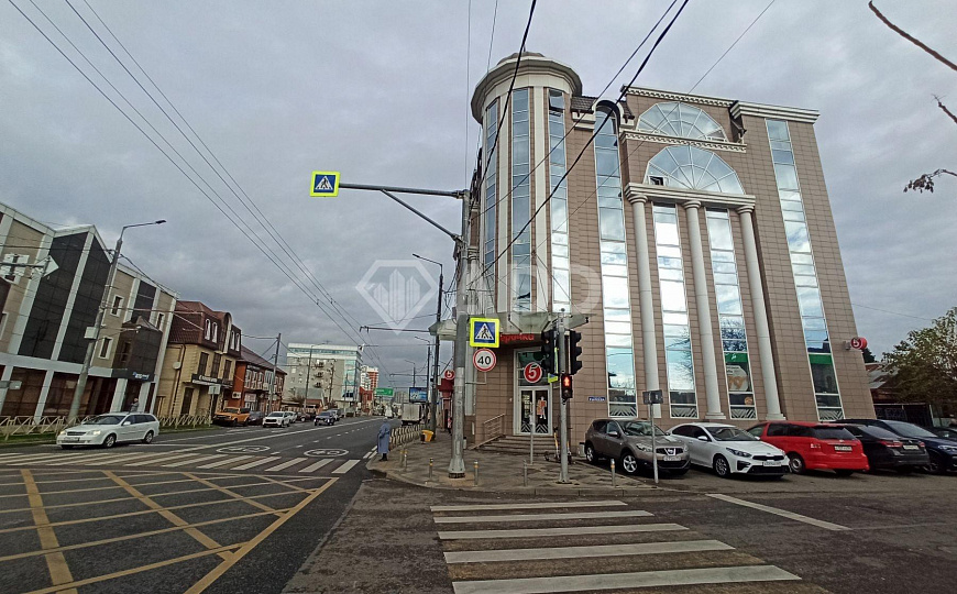 Сдам торгово/офисное помещение свободной планировки, 435 м² фото