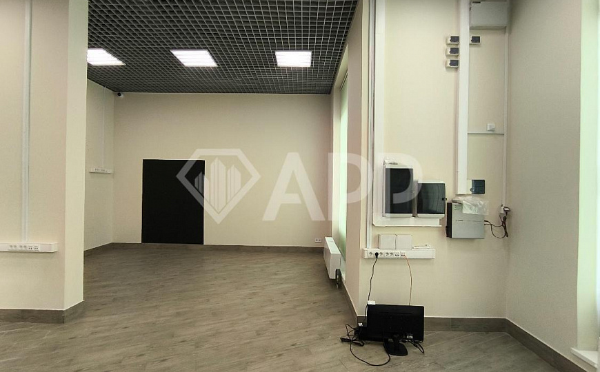 В аренду помещение в новом доме с ремонтом фото