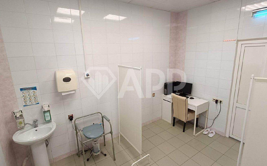 Помещения  700м2  с парковкой в центре фото