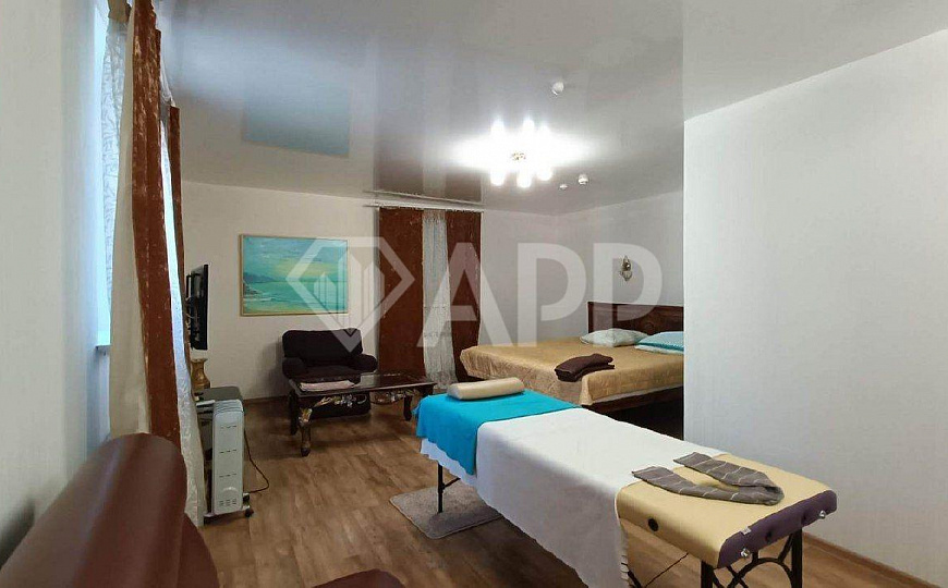 Помещения  700м2  с парковкой в центре фото