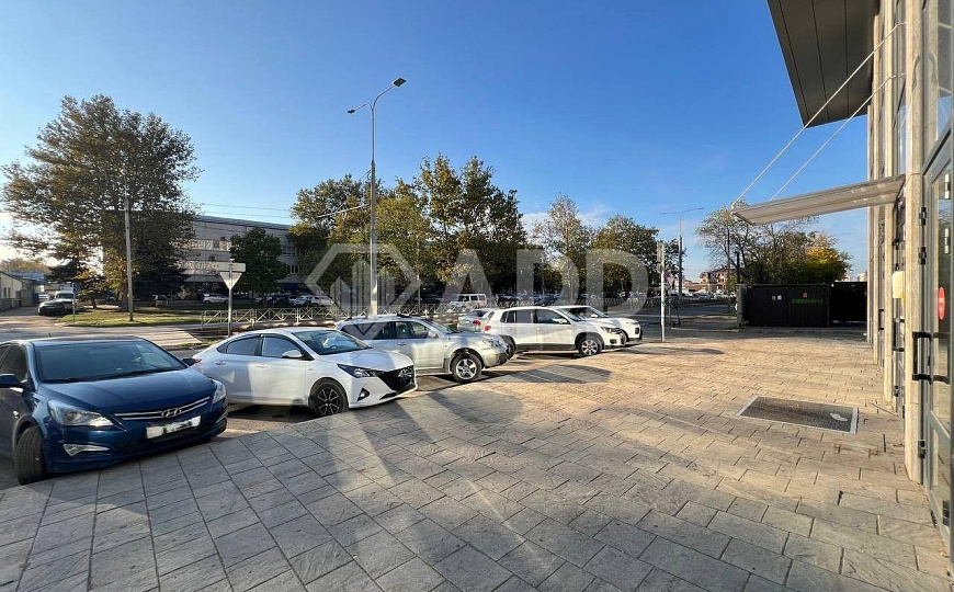 Сдаю отдельно стоящее здание с ремонтом, 400 м² фото