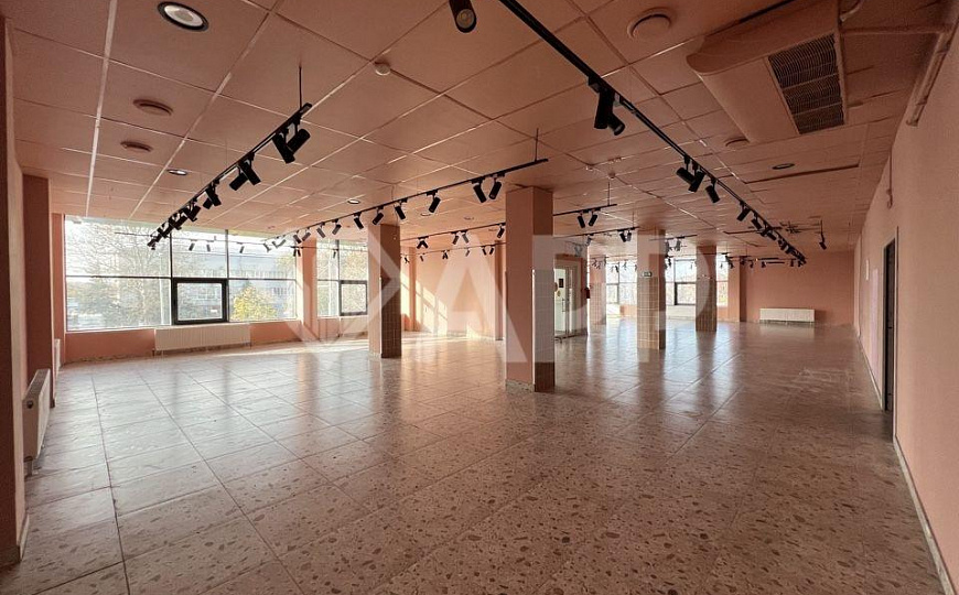 Сдаю отдельно стоящее здание с ремонтом, 400 м² фото