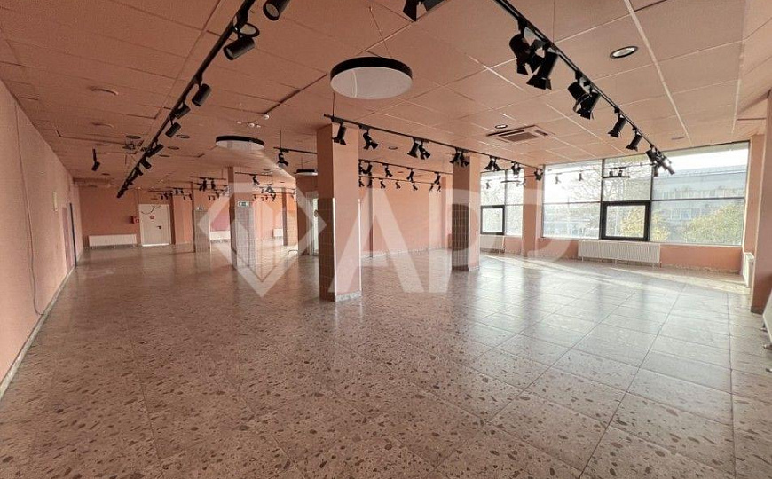 Сдаю отдельно стоящее здание с ремонтом, 400 м² фото