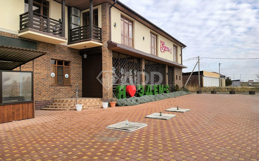 Сдаю под общепит 1 этаж с ремонтом, 276 м² фото