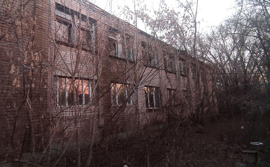 Сдаю здание на 1 линии   910 м² фото