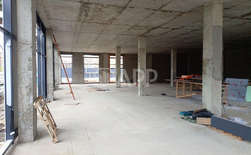 Сдам отдельно стоящее здание, 880 м² фото