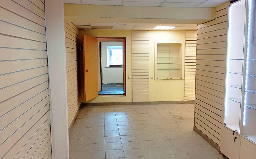 Центр, 103 м² . На трафике. фото