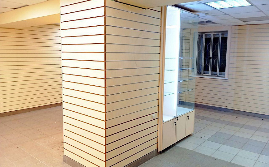 Центр, 103 м² . На трафике. фото