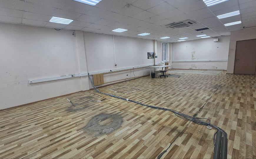 Сдам торговое помещение, 70-100 м² фото