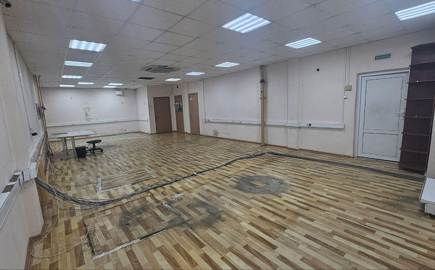 Сдам торговое помещение, 70-100 м² фото