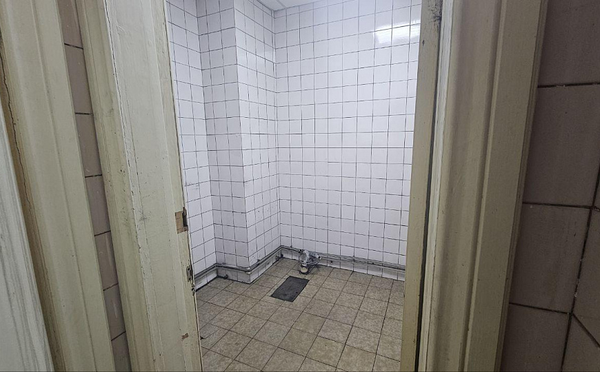 Сдам торговое помещение, 70-100 м² фото