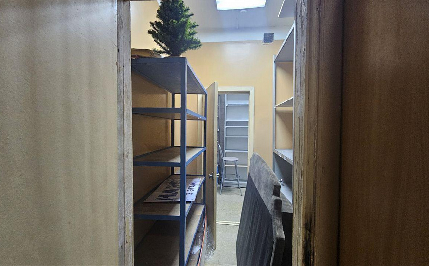 Сдам торговое помещение, 70-100 м² фото