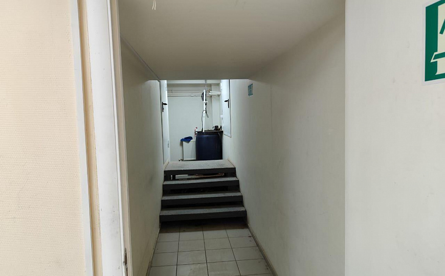 Аренда торговых площадей в центре Ижевска 1 линия от 15 м² фото