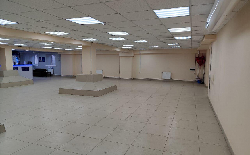 Аренда торговых площадей в центре Ижевска 1 линия от 15 м² фото