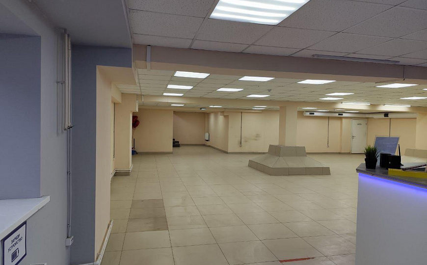 Аренда торговых площадей в центре Ижевска 1 линия от 15 м² фото