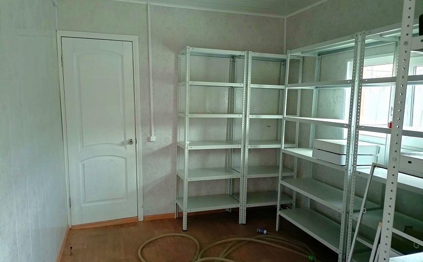 Отдельно стоящее здание со стоянкой 90 м2 фото