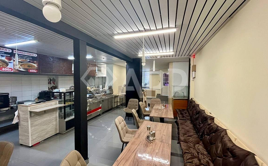 Помещение в центре на первой линии 140 м² фото